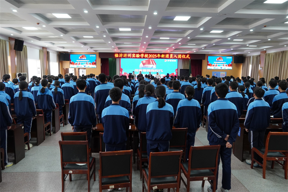 圖10 共唱團歌.jpg